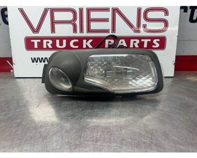 Used Kenworth Dome Light, Part # 1-INJ-397-000 / 1-INJ-402-000