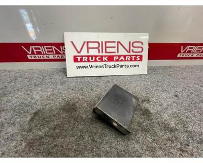 Peterbilt Lower Recirculation Shield Left, Part # 07-06750L