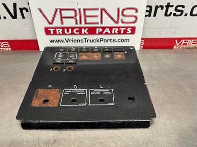 S64-1072-5 PANEL-SWITCH UPPER INCLUDING LAMP-IDS
P54-1032-81; P54-1032-79;