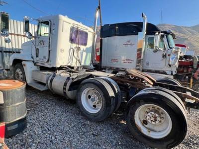 Freightliner FLD120 Truck