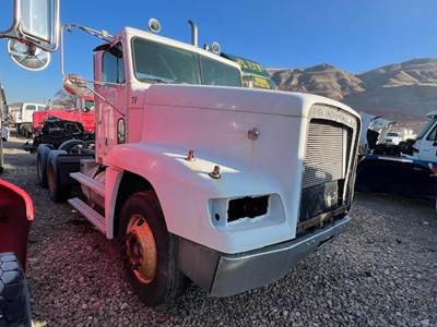 Freightliner FLD120 Truck