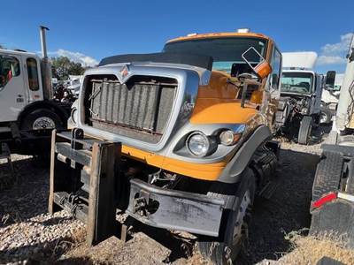 International 7600 Truck
