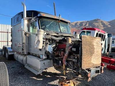 International 9900i Truck