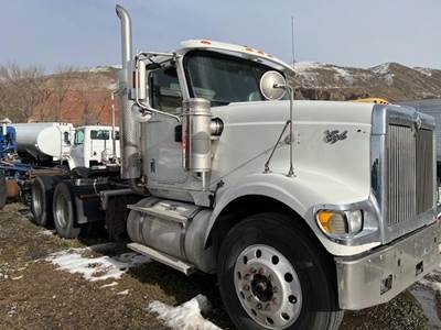 International 9900i Truck