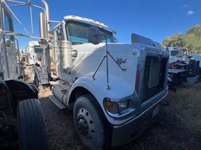 International 9900i Truck