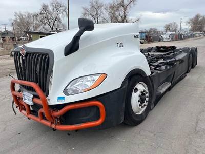 International LT625 Truck