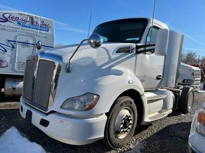 2014 Kenworth T680 Day Cab Truck