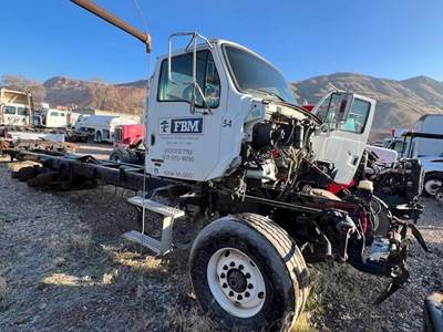 Sterling L9500 Truck