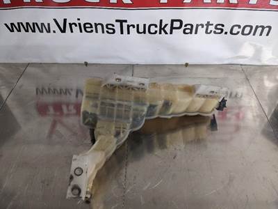 Peterbilt 579 Radiator Overflow Bottle / Surge Tank