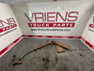 10-02678 CYLINDER-P/S ASSIST
10-02464L BRACKET-POWER STEERING RSVR