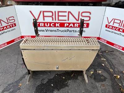 Peterbilt 386 Tool Box