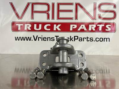 Kenworth W900 Trailer Hitch