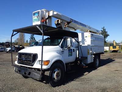 2002 Ford F-750 Boom / Bucket Truck