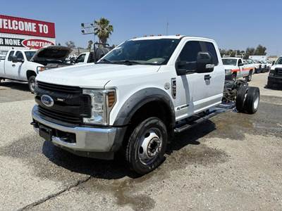 2019 Ford F450 Extended Cab Chasis Truck
