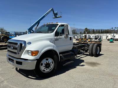 2015 Ford F-650 Cab & Chassis Truck