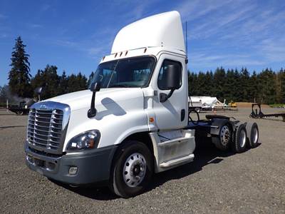 2018 Freightliner Cascadia 125 Cab & Chassis Truck