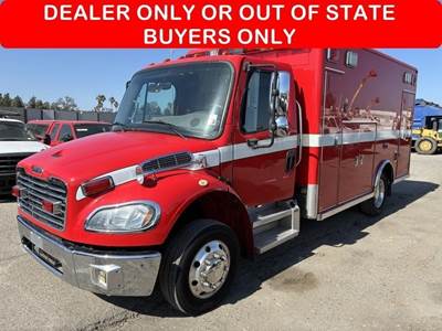 2018 Freightliner M2 106 Chassis Truck