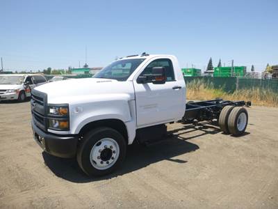 2023 GMC GM515 Cab & Chassis Truck