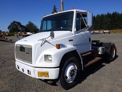 2000 Freightliner FL70 Truck Tractor