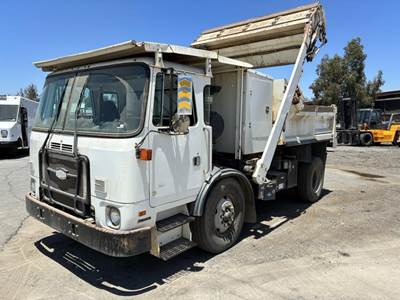 2011 Autocar Xpeditor High-Lift Dump Bed