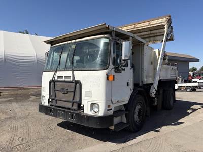 2011 Autocar Xpeditor High Lift Dump Bed
