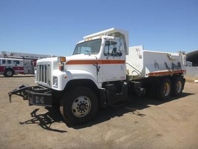 2002 International 2574 T/A Dump Truck