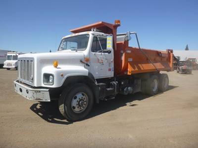 2002 International 2674 T/A Dump Truck