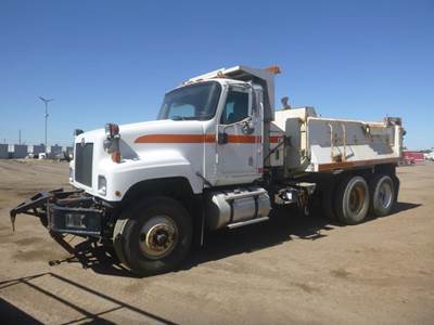 2005 International Pay Star 5500i T/A Dump Truck