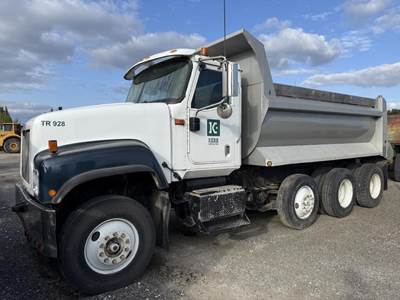 2003 International 5500I 3-Axle Dump Truck
