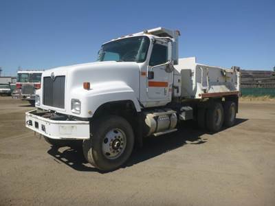 2004 International 5500i T/A Dump Truck