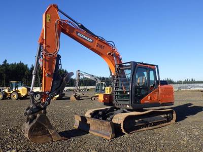 Doosan DX140LC-5 Excavator