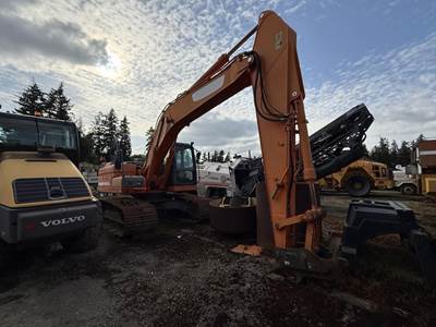 Doosan DX225LC-3 Hydraulic Excavator