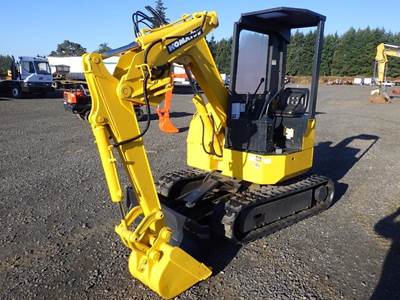 Komatsu PC28-UU Hydraulic Excavator