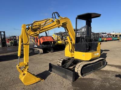 Komatsu PC28UU Hydraulic Excavator