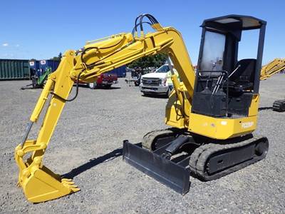 Komatsu PC28UU Hydraulic Excavator