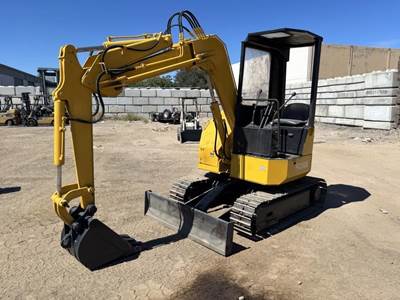 Komatsu PC28UU Hydraulic Excavator