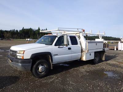 2005 Chevrolet Silverado 3500 Flatbed Truck