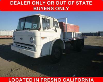 1985 Ford C700 Flatbed Truck