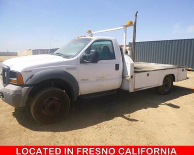 2005 Ford F450 Flatbed Truck