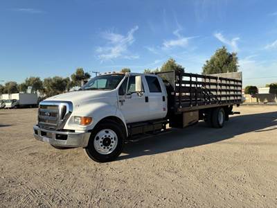 2015 Ford F-650 Flatbed Truck
