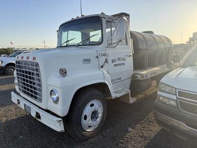 Ford F700 Flatbed Truck