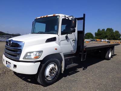 2013 Hino 268 24' Flatbed Truck