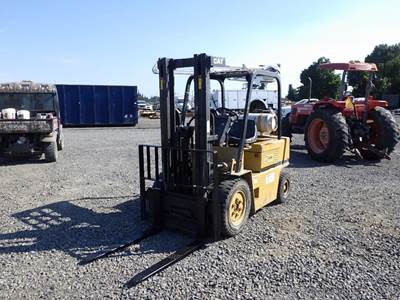 Caterpillar V40D Forklift