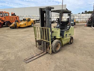 Clark GPS25MB Forklift
