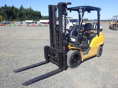 Hyundai 30L-9A Forklift