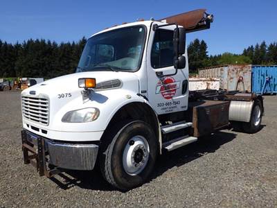 2005 Freightliner S/A Roll Back Hook Truck