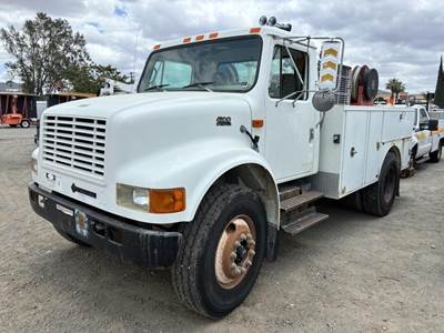 2000 International DT4900 Service Truck