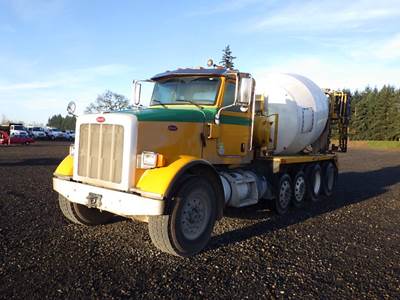 2015 Peterbilt 365 Mixer / Ready Mix / Concrete Truck