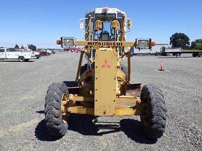 Mitsubishi MG130 Motor Grader
