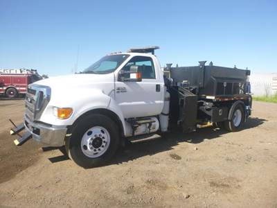 2013 Ford F-650 Asphalt/Crack Sealing Truck